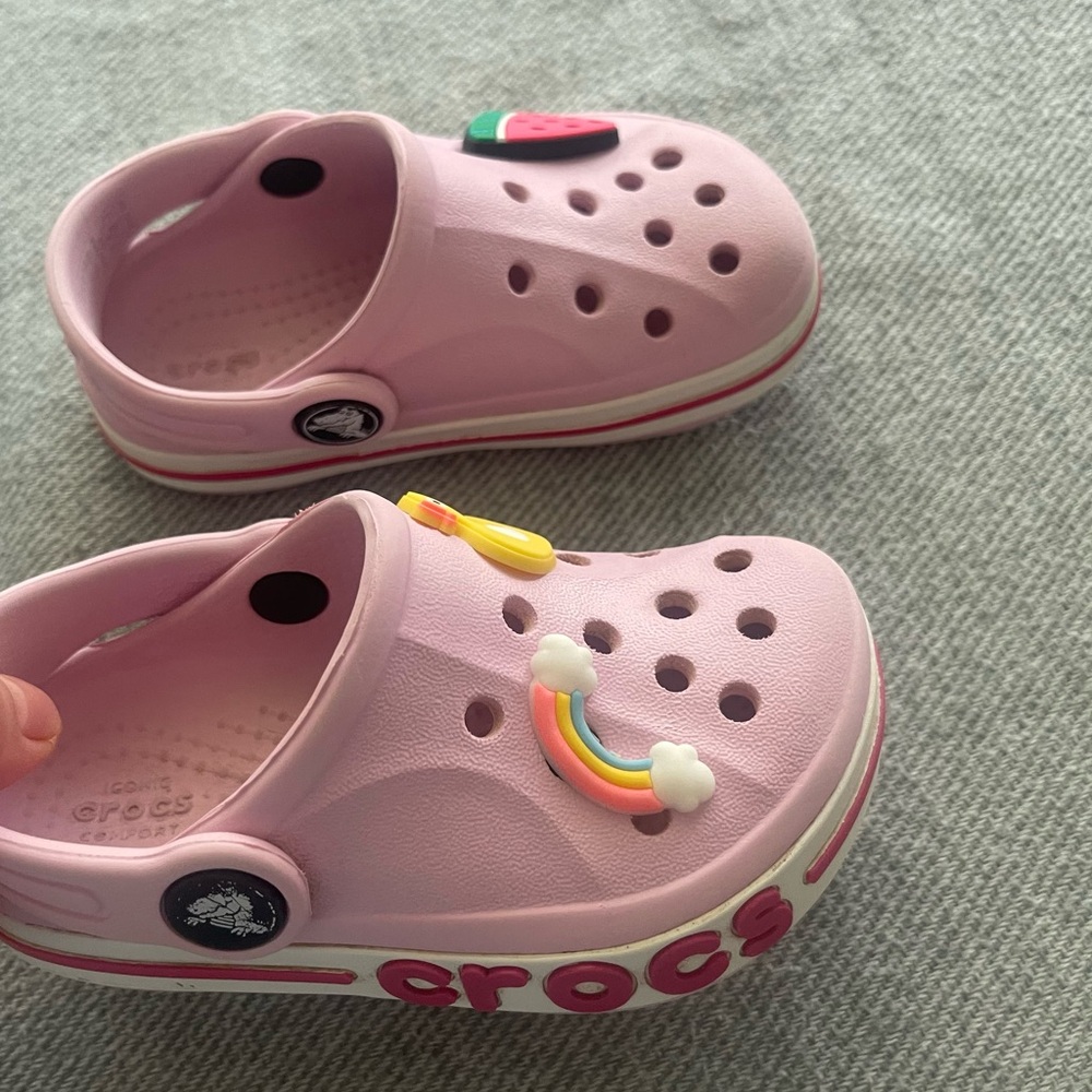 CROCS Kids Size 6C Light Pink Clogs with Fun Charms - Picture 13 of 13